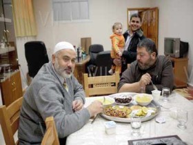 الوجه الآخر لإسماعيل هنية