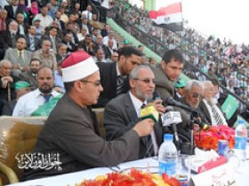 المرشد العام في استاد المنصورة