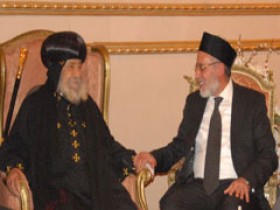 المرشد العام للإخوان يزور البابا شنودة