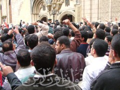 قوات الأمن أغلقت الجامع الأزهر أمام المصلين