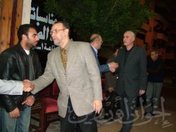 د. عصام العريان يتقدم الحضور في العزاء