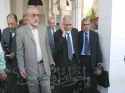 د. محمود عزت والشيخ عبد الخالق الشريف