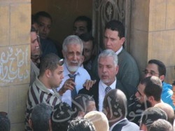 الحزن على وجه د. عزت عقب دفن الشيخ ركوة