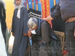 أحد أقارب الشيخ ركوة يبكي بحرقة لفراقه