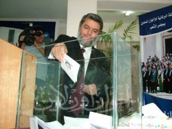 النائب حمدي زهران يدلي بصوته