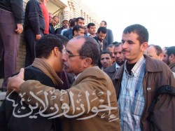 أبناء د. أبو زيد يتلقون العزاء في والدهم