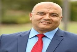 د. مصطفى شاهين يكتب: رسالة بليغة من "السترات الصفراء"