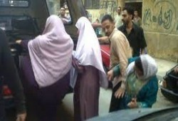 شرطة الانقلاب تعتقل السيدة أمل فتحي زوجة الحقوقي محمد لطفي