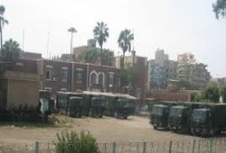 مأمور سجن المنصورة ونائبه يرتكبان انتهاكات بحق المعتقلين