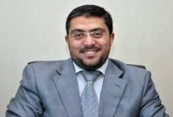 عرض الصحفي أحمد زهران على محكمة هزلية وسط تدهور حالته الصحية