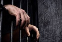 بالفيديو.. ابنة عيد دحروج: والدي يتعرض للقتل البطيء بالعقرب