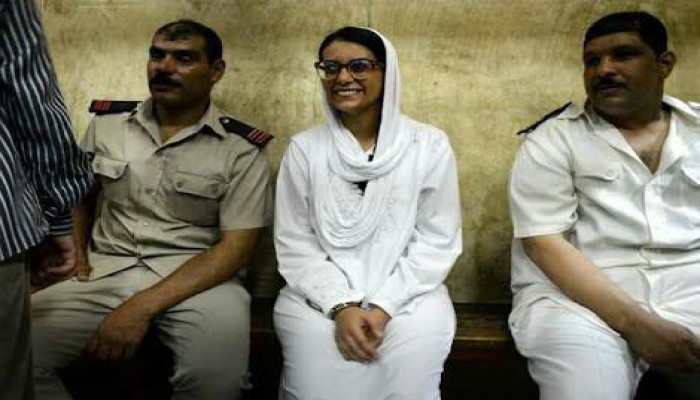 قضاء الانقلاب يحتجز ماهينور المصري ومدحت معتصم بالإسكندرية