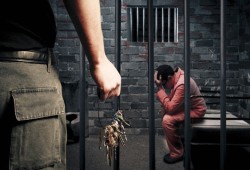 عصابة الانقلاب تمنع 5 معتقلين من حضور جنازة أبيهم