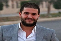 سجون الانقلاب تمنع نجل الرئيس من الصلاة والزيارة