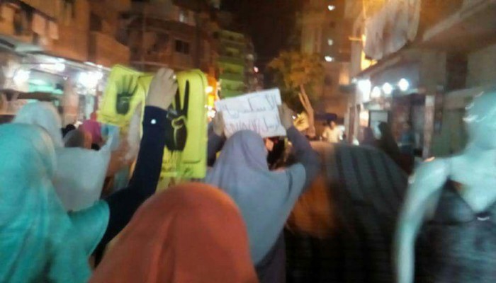 بالصور.. مسيرة "نساء ضد الانقلاب" بالإسكندرية