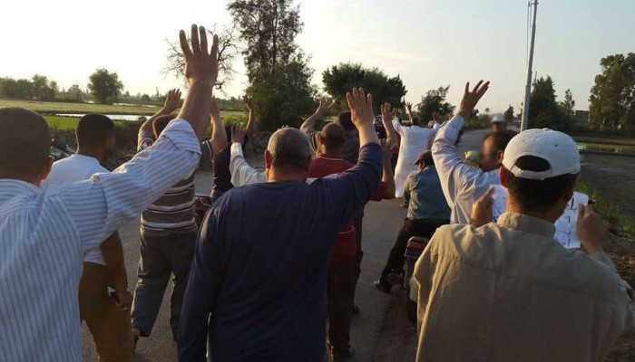 بالصور..مسيرة أهالي بلقاس ضد حكم العسكر
