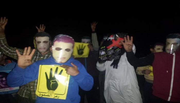 وقفة ليلية لثوار الدلنجات ضد جرائم العسكر