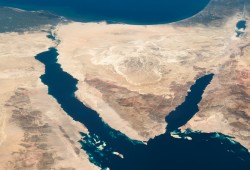 سيناء.. بين مشروع الرئيس مرسي للنهضة وخيانة قائد الانقلاب