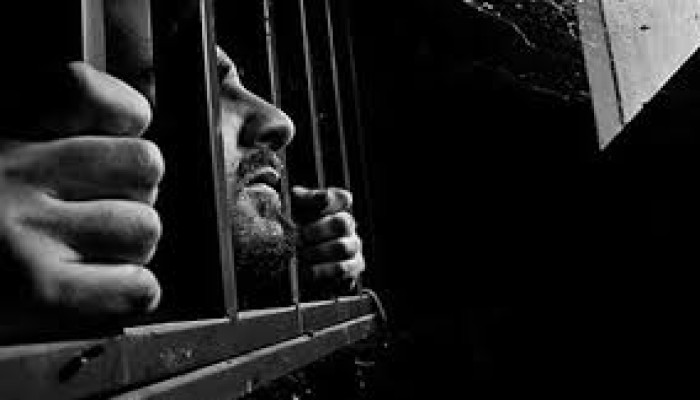 معتقلون بسجن العقرب يدخلون في إضراب عن الطعام