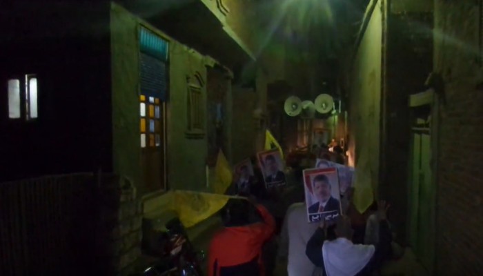 قرية الرئيس تواصل التظاهر في ثالث أيام أسبوع "قادتنا أبطال"