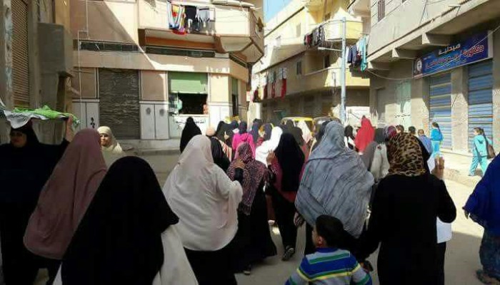 حرائر حوش عيسى يتظاهرن ضد جرائم العسكر