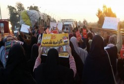 ثوار الزقازيق يواصلون فعالياتهم بأسبوع "السيسي عدو الشعب"