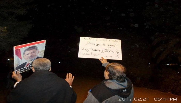 ثوار السكاكرة بالشرقية يواصلون مظاهرات "السيسي عدو الشعب"