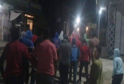 سلسلة بشرية بكفر الشيخ تطالب بسقوط حكم العسكر