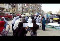 ثوار ابو سليمان بالاسكندرية يتظاهرون بلافتات "ياللى أديت السيسى تفويض شوف فى رقبتك كام شهيد"