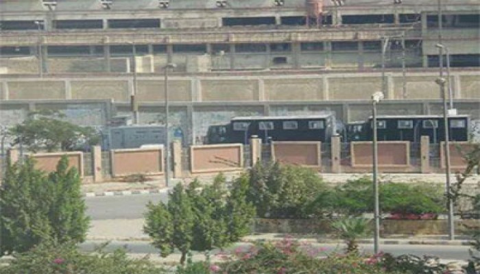 ميليشيات الانقلاب تحاصر جامعة بني سويف