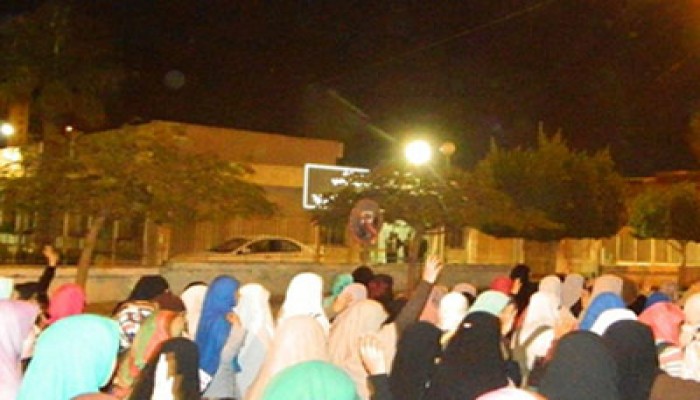 فيديو.. ثوار ناصر يهتفون بإسقاط الانقلاب في مسيرة ليلية