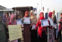 وقفة نسائية لتكريم أمهات شهداء أكتوبر