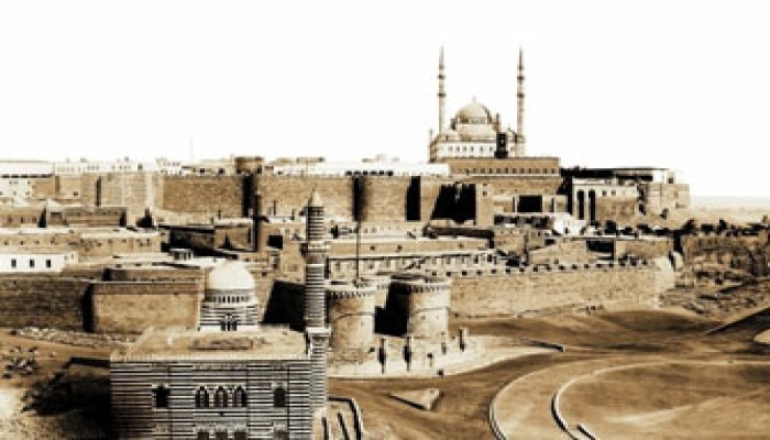 الانقلاب يحذف "صلاح الدين الأيوبي" و عقبة بن نافع" من المناهج