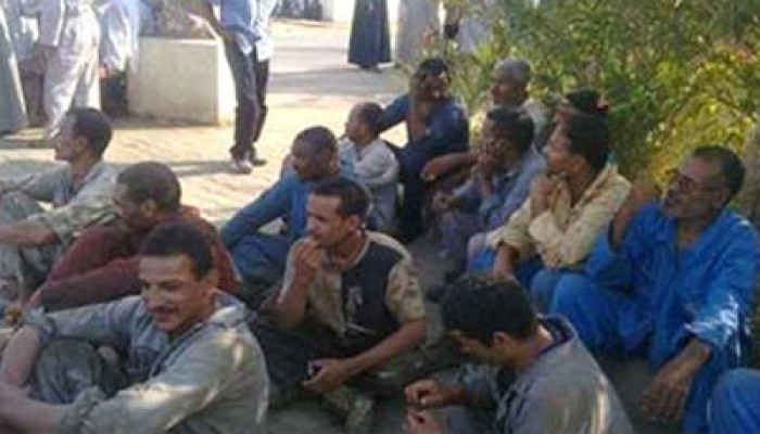 مظاهرة لعمال "الصوت والضوء" وإغلاق أبواب الشركة