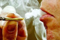 في زمن الانقلاب.. 10% من المصريين يتعاطون المخدرات