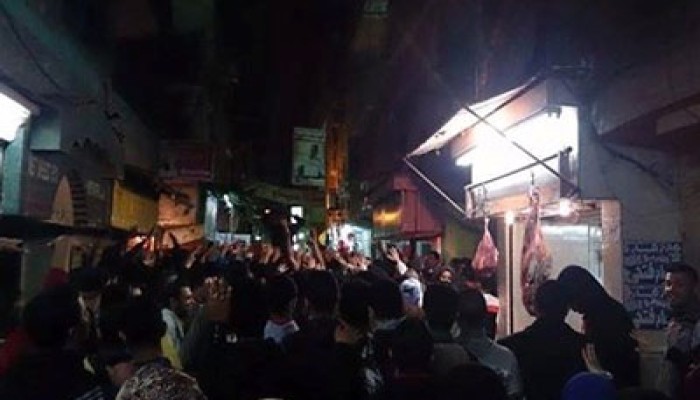 مسيرة المطرية تتوقف أمام منزل الشهيد أحمد بيومي