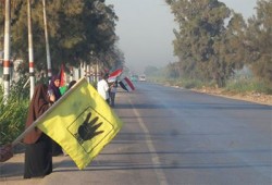 سلسلتان بشريتان ومسيرة ببلقاس ونبروه تنددان بجرائم الانقلاب