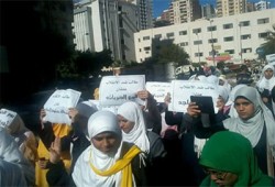 مظاهرة لطالبات أزهر الإسكندرية رفضًا لبيع مصر للصهاينة
