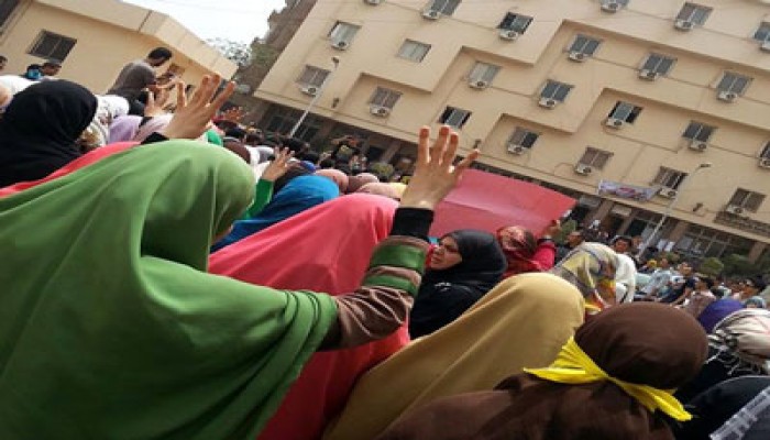 طالبات المنوفية ينددن بإعدام محمود رمضان في مسيرة حاشدة