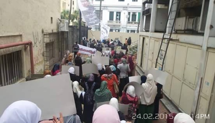 مظاهرة بالمجمع الطبي بالإسكندرية‬ تندد بإعدام محمود رمضان
