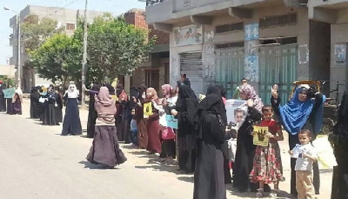 سلسلة ومسيرة لنساء طلخا في ختام أسبوع "أنقذوا مصر"