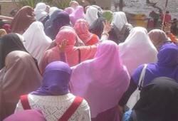 بالصور.. مسيرة حاشدة بجامعة حلوان رفضًا لفصل الطلاب