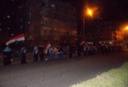 سلسلة بشرية على طريق "فاقوس- الإسماعيلية" رفضًا للانقلاب