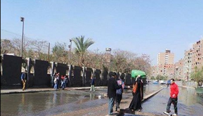 حكومة الانقلاب تترك منطقة عين شمس تسبح في مياه المجاري