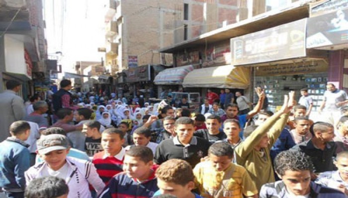 فيديو.. مسيرتان لطلاب كرادسة والمنصورية تهتفان بإنقاذ مصر