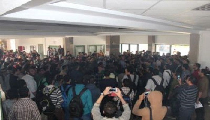 فيديو.. طلاب هندسة العاشر من رمضان يهتفون بإسقاط الانقلاب