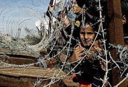 أطفال غزة يشاركون في وقفة للمطالبة بفتح معبر رفح