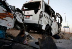 ‬نزيف الأسفلت يصيب ١٦مواطنًا في تصادم سيارتين بأسيوط