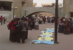 بالصور.. معرض بعلوم حلوان يسجل انتهاكات العسكر