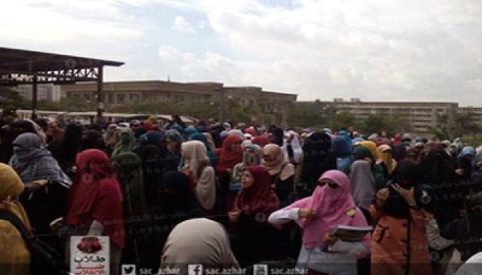 فيديو.. وقفة لطالبات الأزهر للتنديد بتصاعد العمليات القمعية